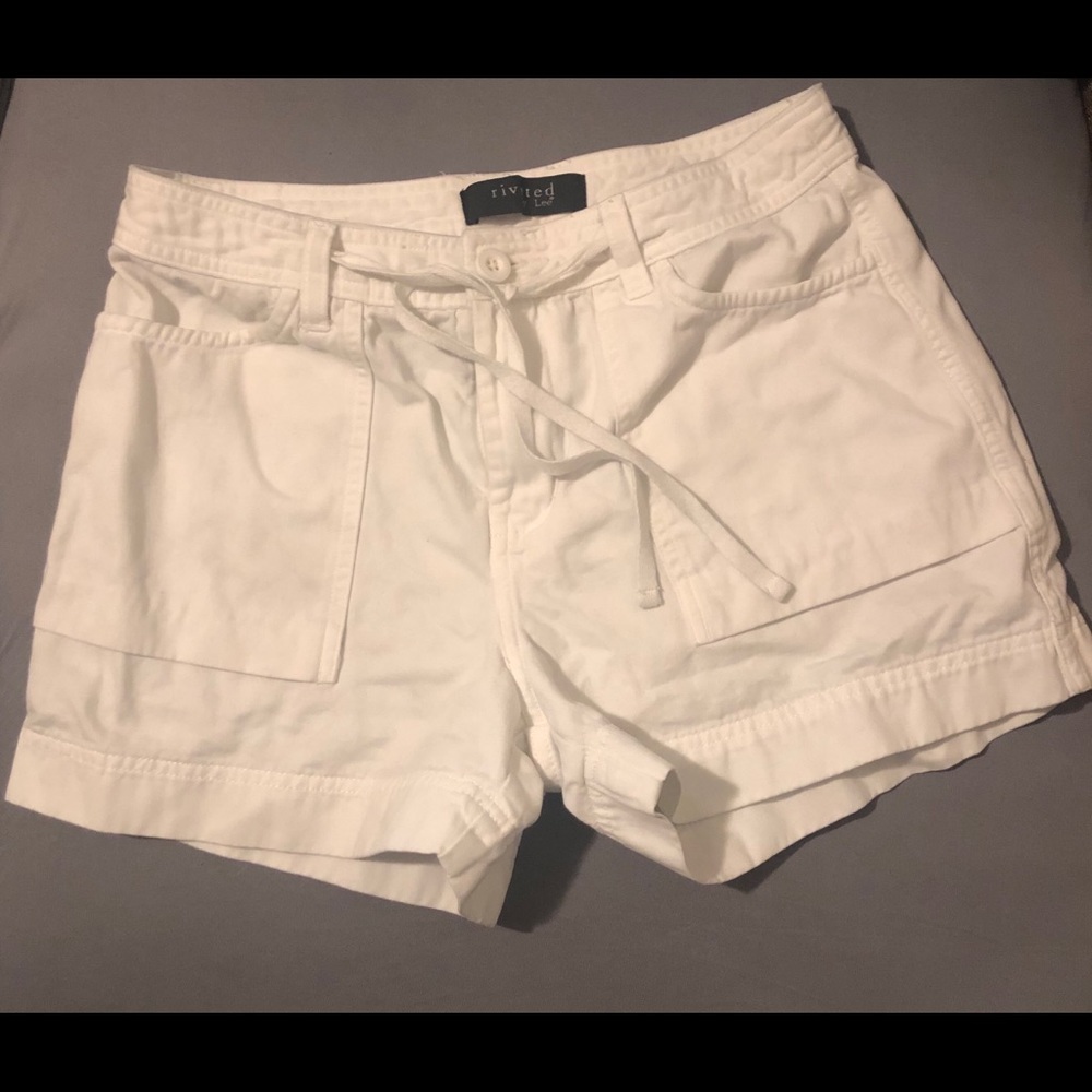 • White LEE shorts ! •